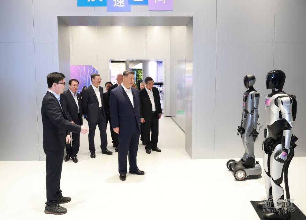 习近平总书记到上海调研，DB视讯多宝代表具身智能行业汇报进展