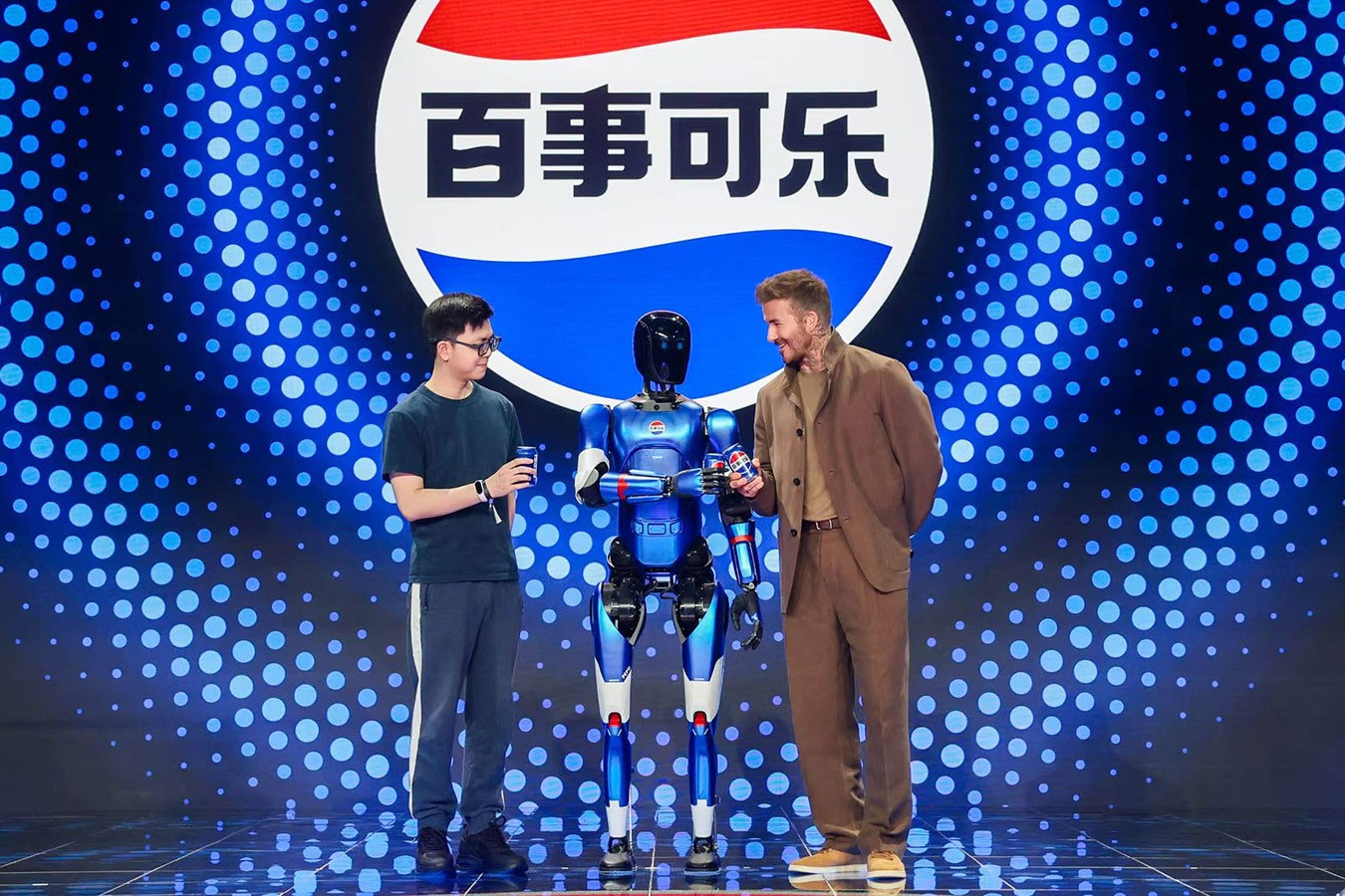 DB视讯多宝机器人携手百事中国共创“百事蓝宝” 共燃渴望新章